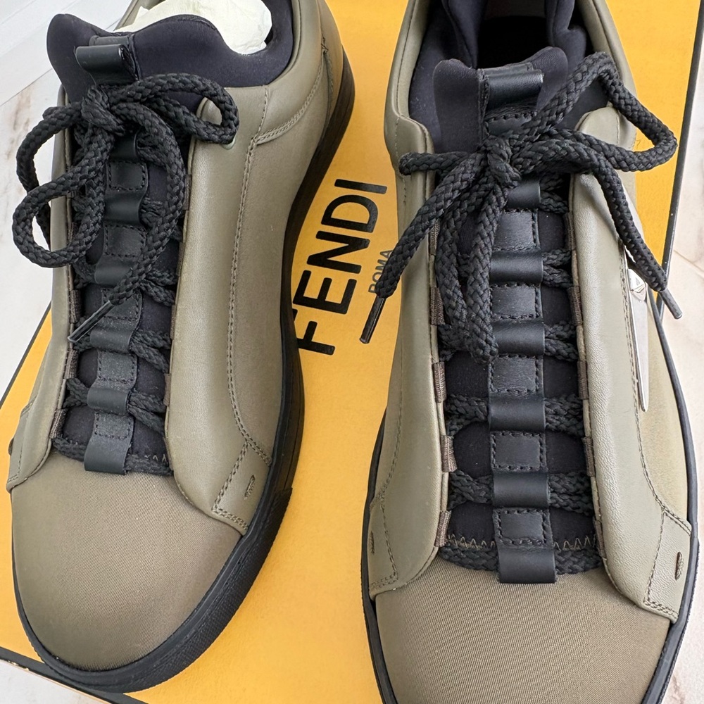 ✨ Fendi Roma Sneakers | New | Men’s 5 / Women’s 8 | Box Included - Picture 13 of 16